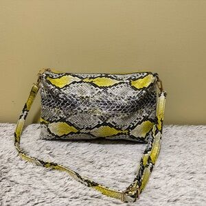 Stylish Yellow and Black Snake Print Women's Bag